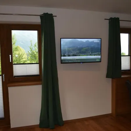 Ramseiderhof * סאלפלדן אם שטיינרן מיר